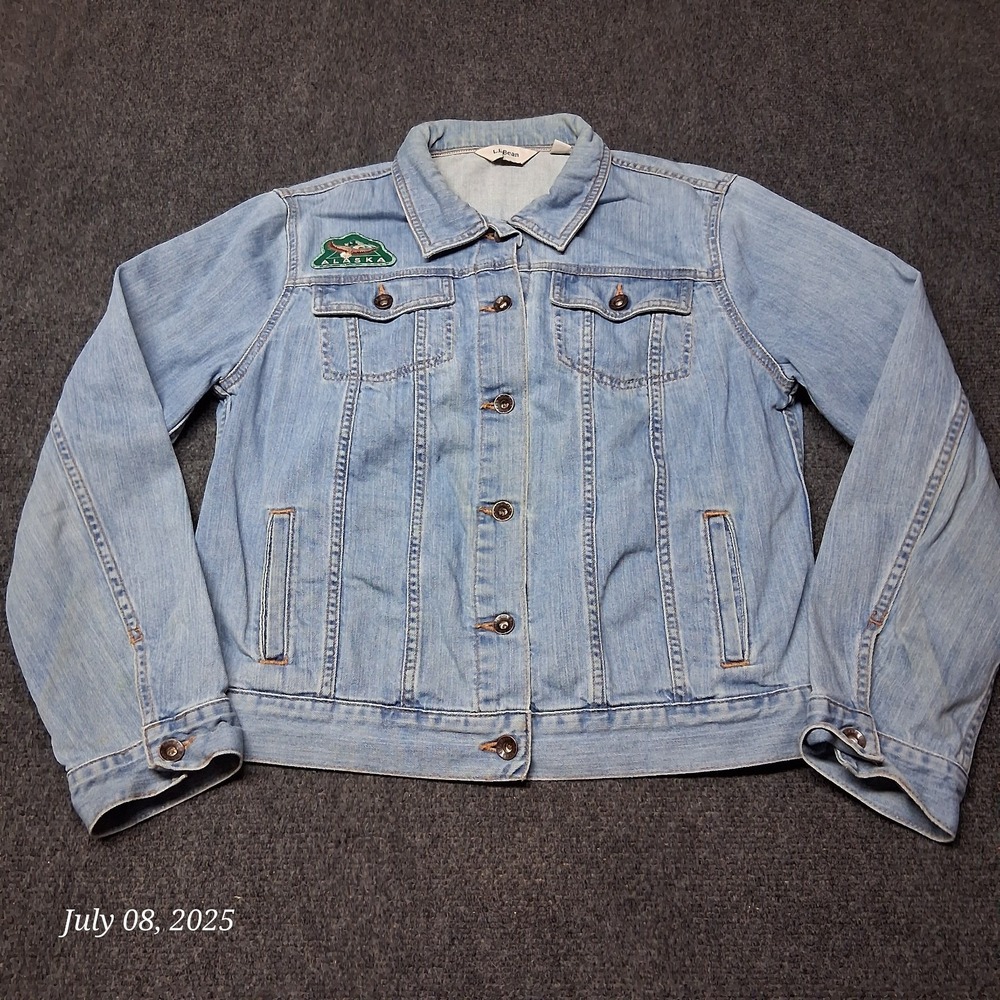 VTG LL Bean Denim Trucker Jacket Alaska Patch Women Size Medium Regular Blue - Picture 1 of 9